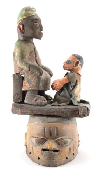 Yoruba Gelede helm masker met beweegbare figuren – Nigeria – detailfoto