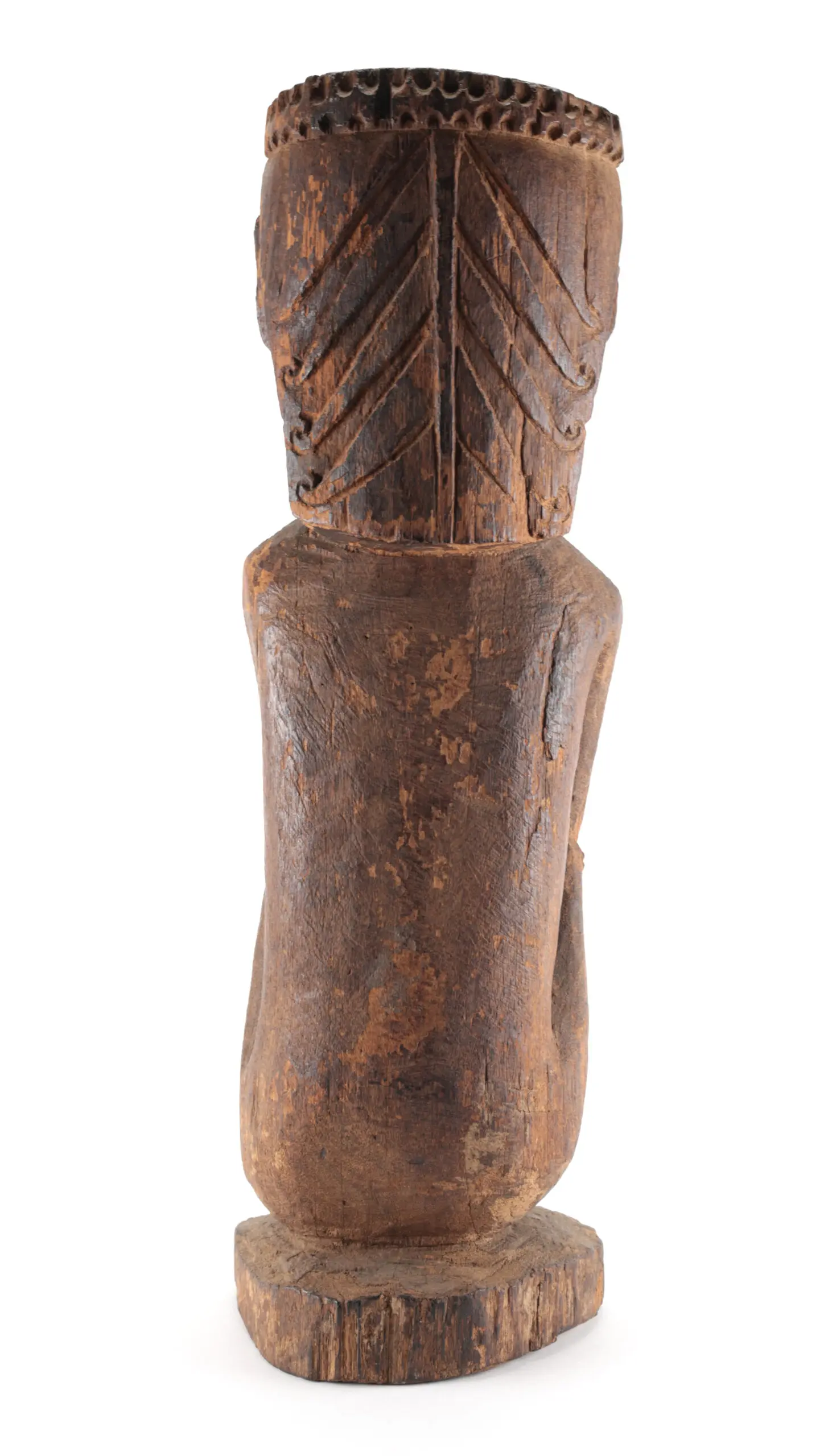 Hampatong beeld van een vrouw – Dayak, Borneo (Indonesië) – detailfoto