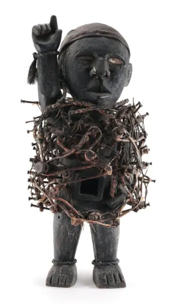 Grote Kongo Nkisi nkondi met spijkers – ca. 1900 – detailfoto