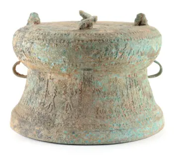 Spectaculaire 19de-eeuwse bronzen Dong Son kikkerdrum met bootfries & dansers – detailfoto