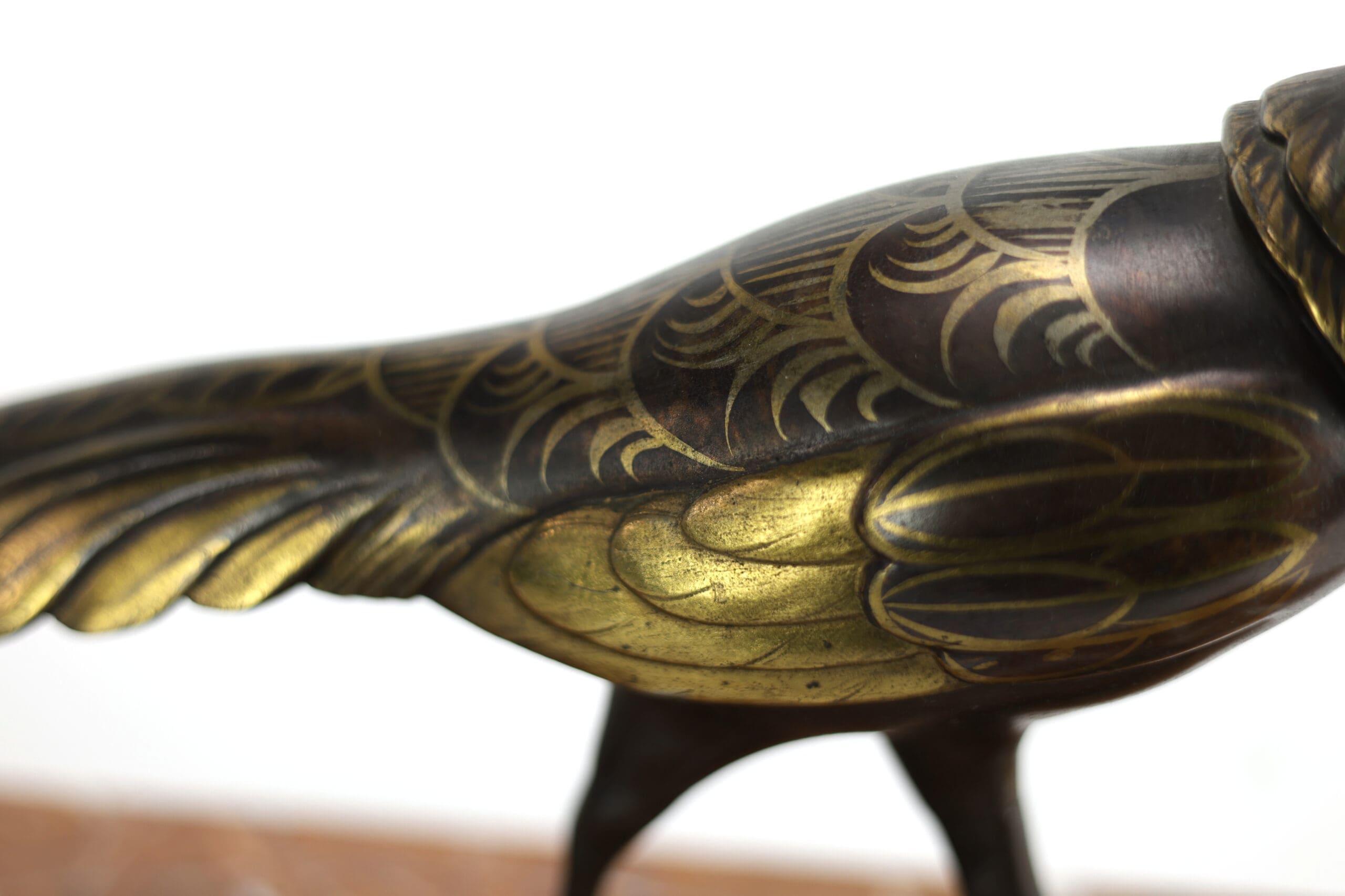 Scultura Art Déco fagiano dorato – Salvatore Melani (1902–1934) – bronzo su marmo – foto di dettaglio