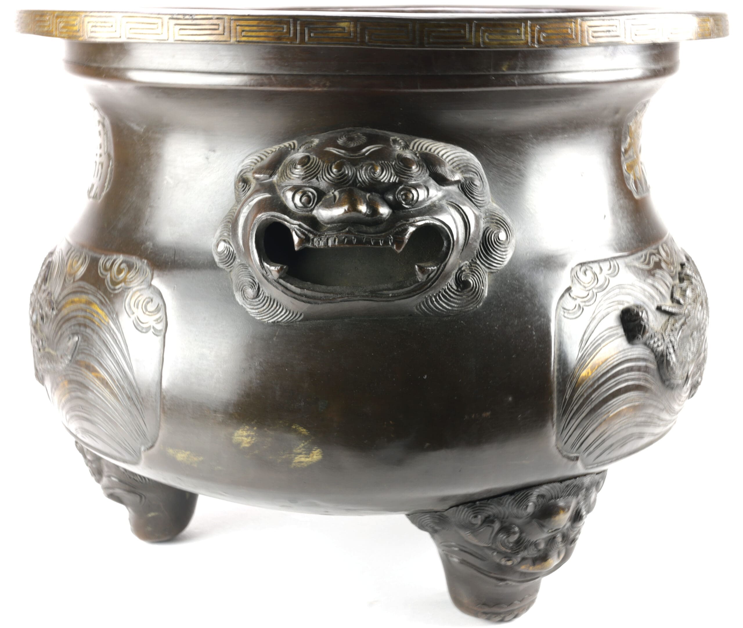 Groot Chinees bronzen wierookvat met drakendecor en foo dogs, ca. 1900 – detailfoto