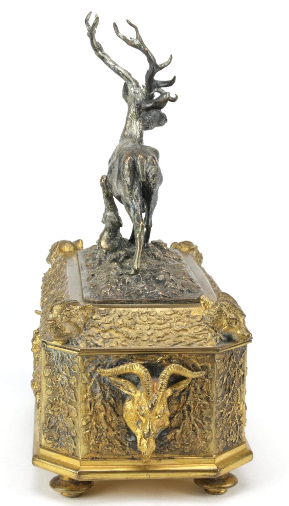 Cajita antigua de bronce plateado y dorado, firmada por Christophe Fratin, con un ciervo (Animalier, siglo XIX) – Vergulde Kat