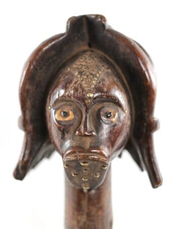 Okano Fang hoofd met messing inleg – Gabon – detailfoto