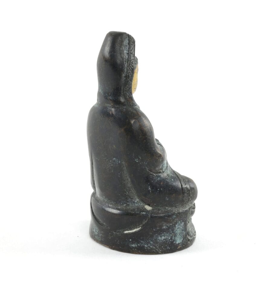 Statuette de Guanyin – cuivre partiellement doré, Chine, vers 1900, marquée – Vergulde Kat