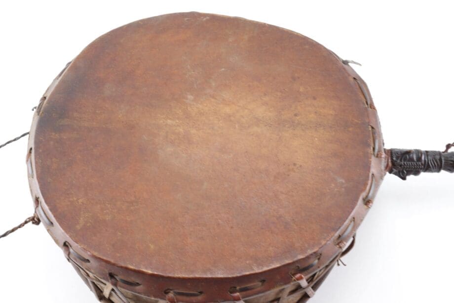 Dhyangro ritual drum with phurbu handle - West Nepal (Magar) - Vergulde Kat