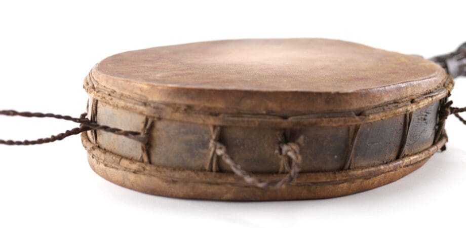 Dhyangro rituele drum – West-Nepal (Magar) – Vergulde Kat