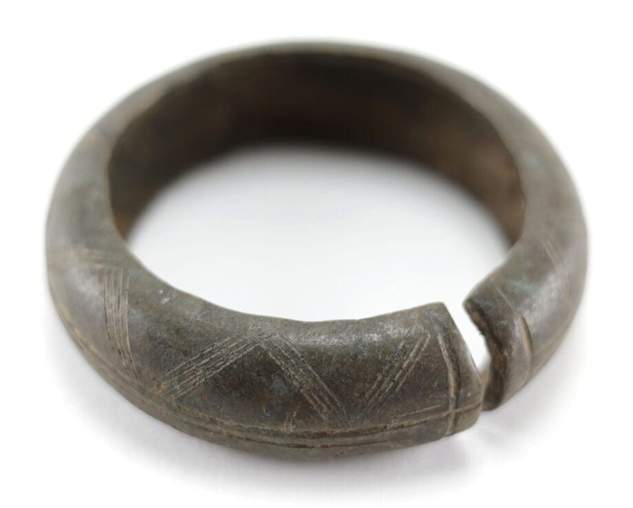 Set aus zwei Armbändern aus Manilla-Bronze – Westafrika – 19./20. Jahrhundert – Vergulde Kat