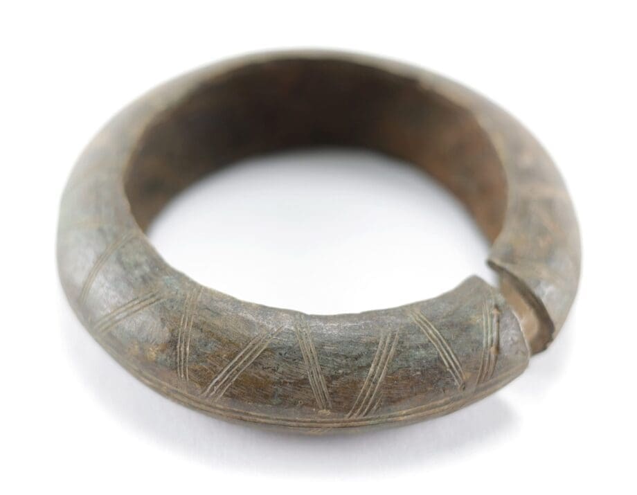 Set aus zwei Armbändern aus Manilla-Bronze – Westafrika – 19./20. Jahrhundert – Vergulde Kat