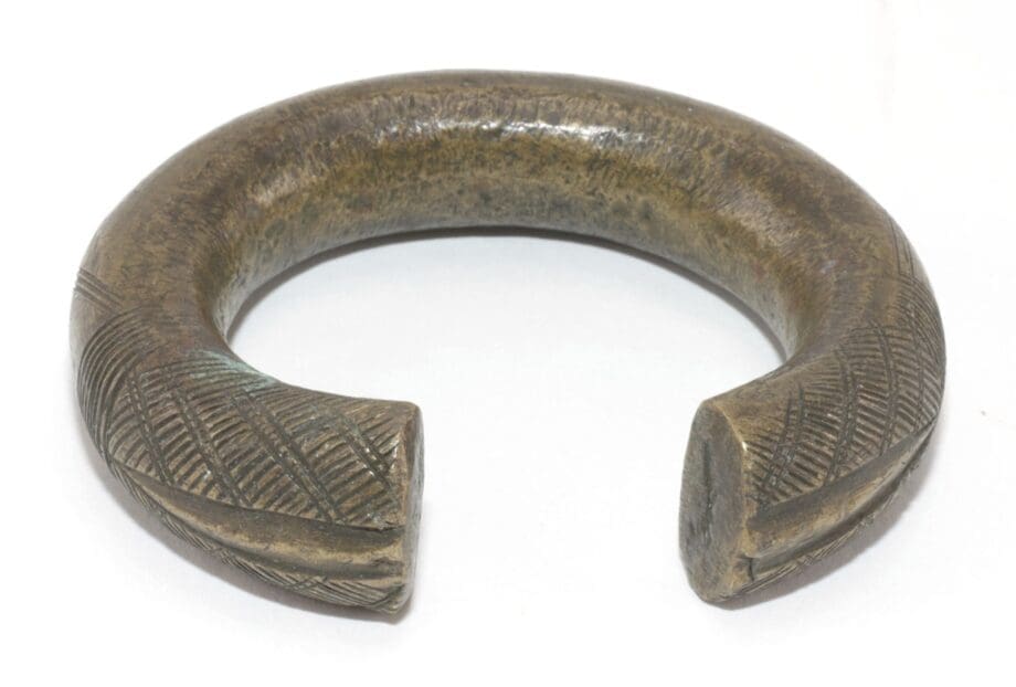 Set van vier manilla bronzen armbanden – West-Afrika – Vergulde Kat