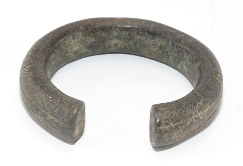 Set van vier manilla bronzen armbanden – West-Afrika – Vergulde Kat