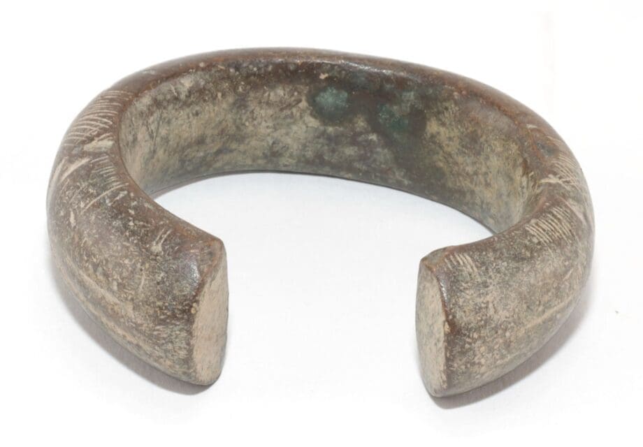 Set van vier manilla bronzen armbanden – West-Afrika – Vergulde Kat
