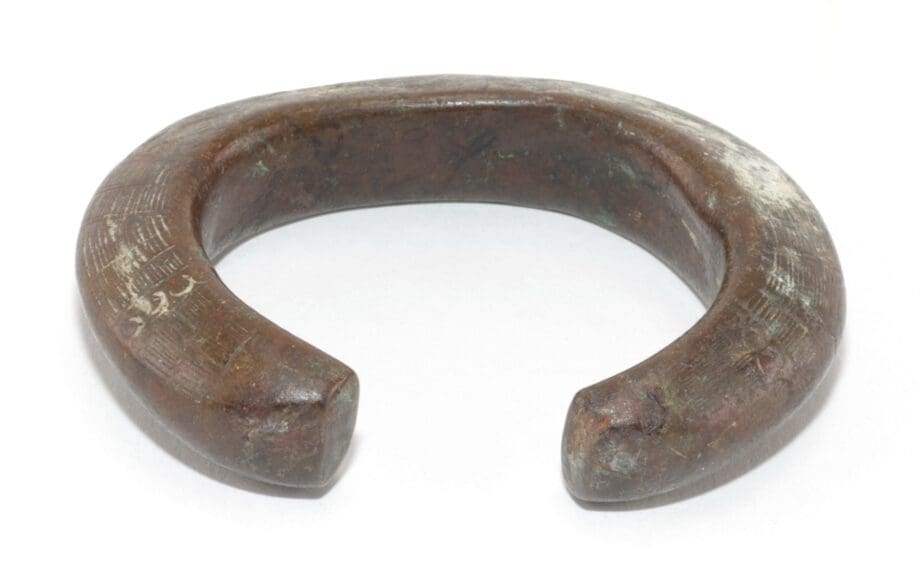 Set van vier manilla bronzen armbanden – West-Afrika – Vergulde Kat