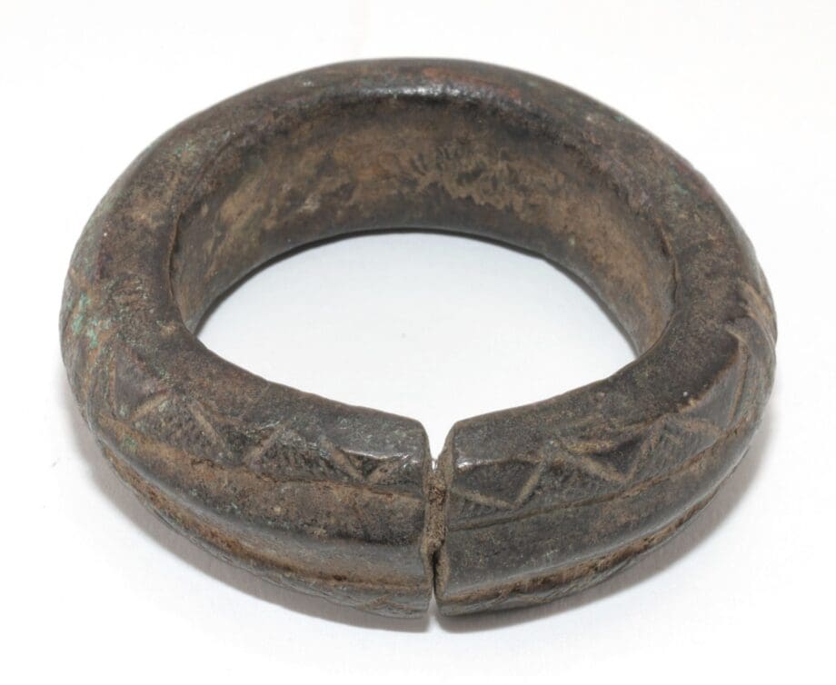 Trois bracelets en bronze de Manille – Afrique de l'Ouest – Vergulde Kat
