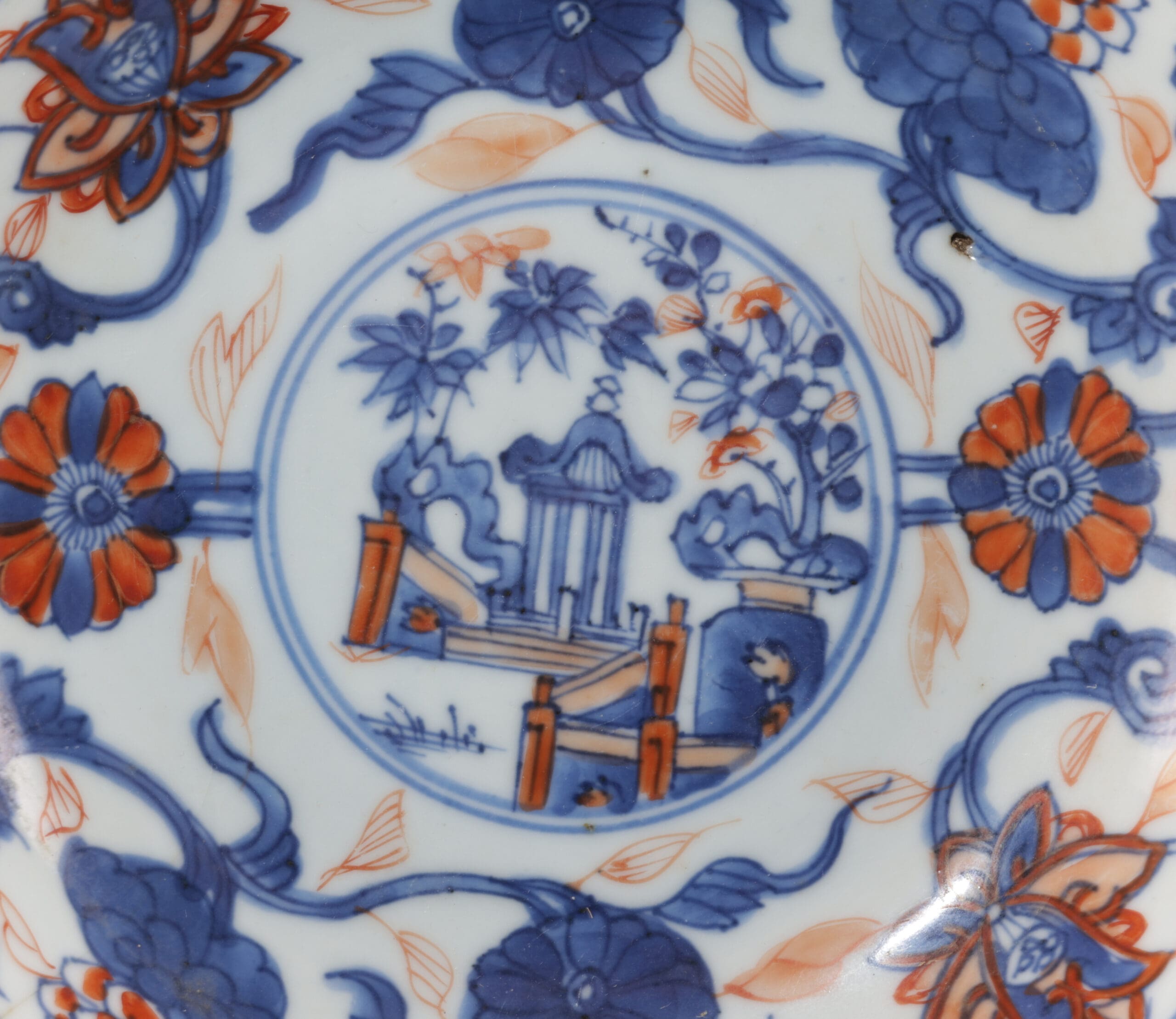 Chinese Imari porcelain plate - 18th century - Dr J.E. van der Meulen Collection - detail photo