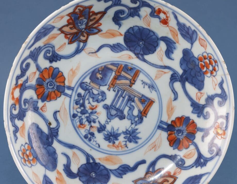 Chinese Imari porcelain plate - 18th century - Dr J.E. van der Meulen Collection - Vergulde Kat