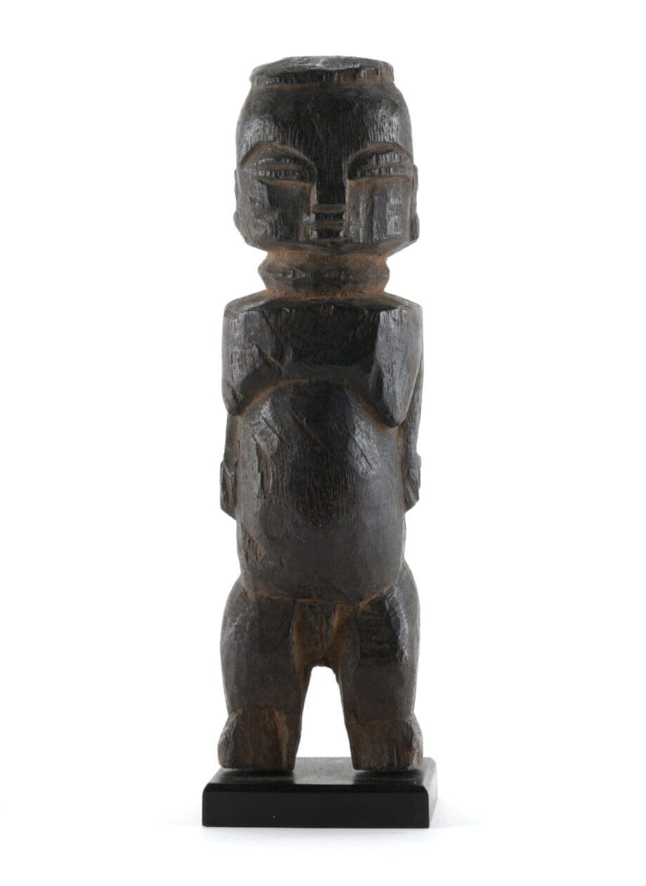 Alte Lobi-Figur einer Frau – Burkina Faso – Stammeskunst – Vergulde Kat