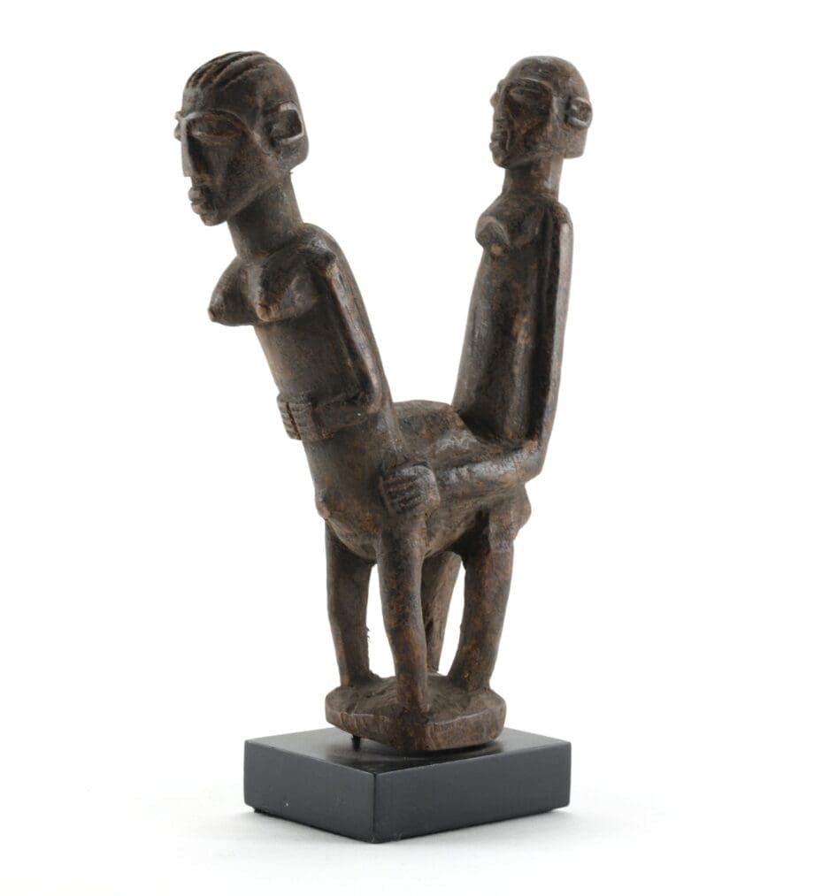 Lobi Bateba Betise statue of a couple - Burkina Faso - Vergulde Kat
