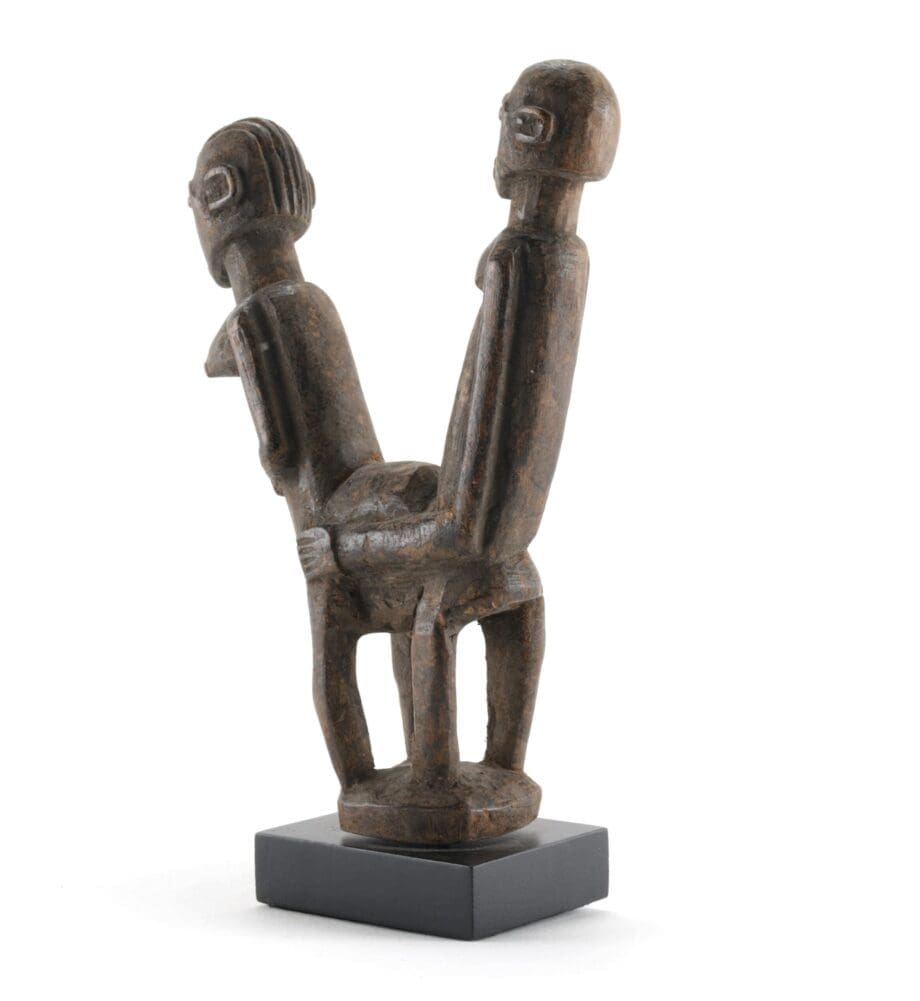 Lobi Bateba Betise statue of a couple - Burkina Faso - Vergulde Kat
