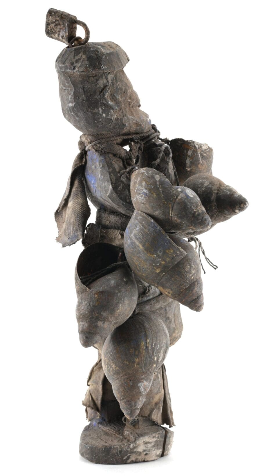 Fon sculpture with shells, textile and lock - Benin, 1960-1970 - Vergulde Kat