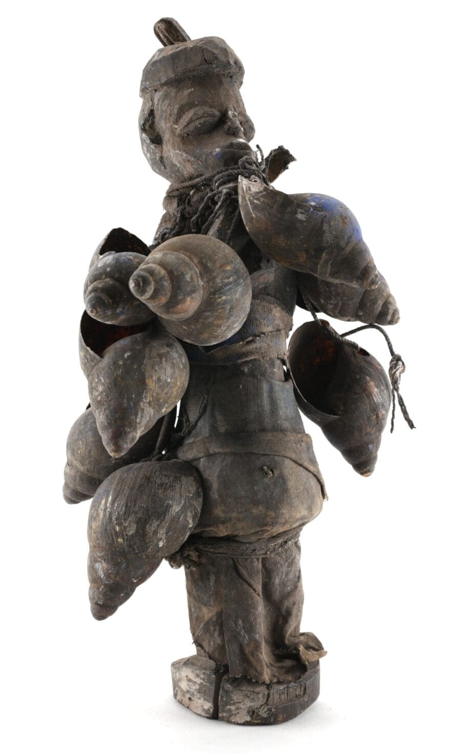 Fon sculpture with shells, textile and lock - Benin, 1960-1970 - Vergulde Kat
