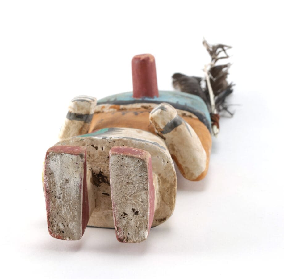 Old Hopi Chakwaina kachina with blue helmet and feathers - 25.5 cm - Vergulde Kat