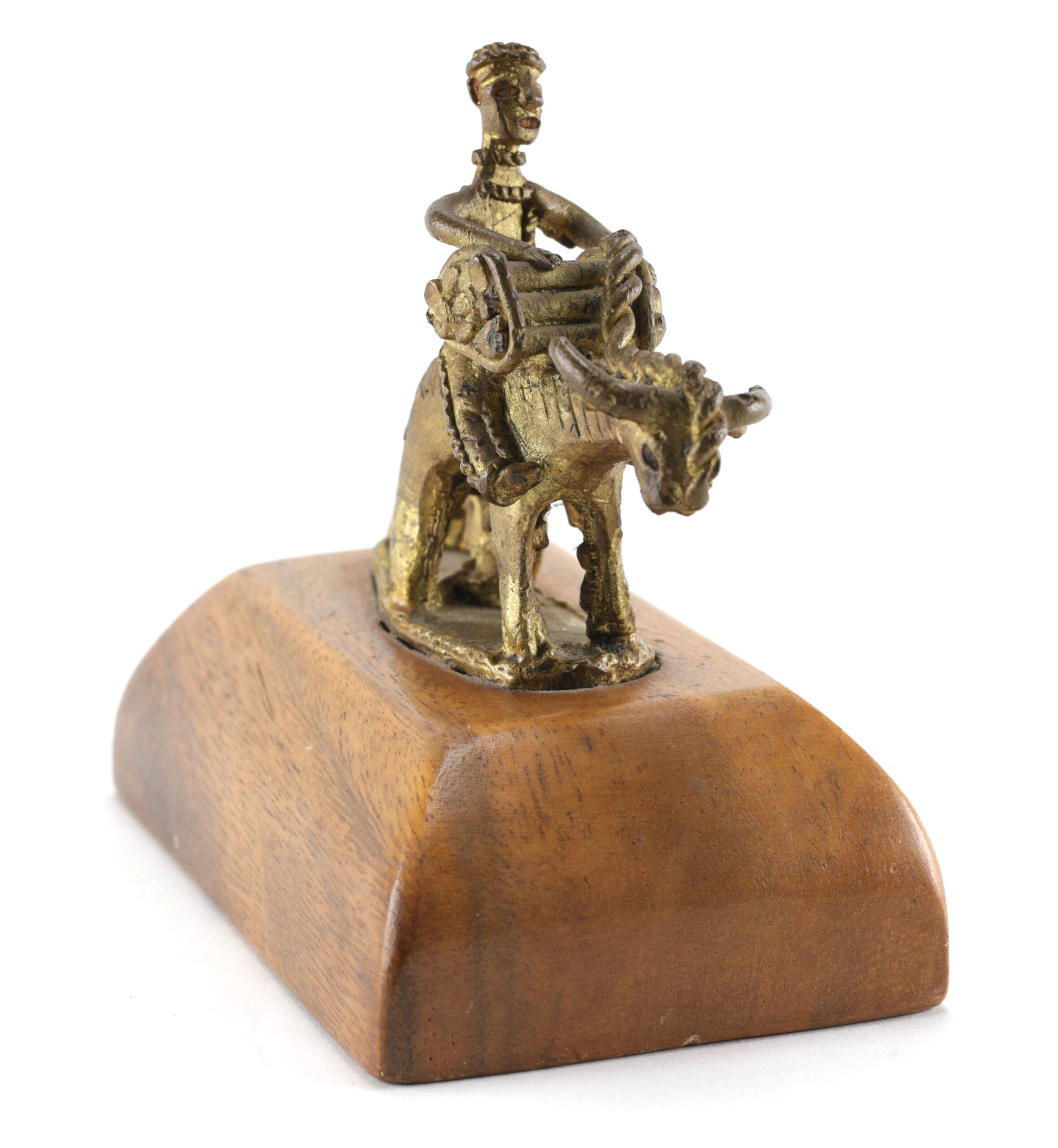 Tiboli bronzen beeldje man op waterbuffel (carabao) met kalf – Filipijnen – detailfoto