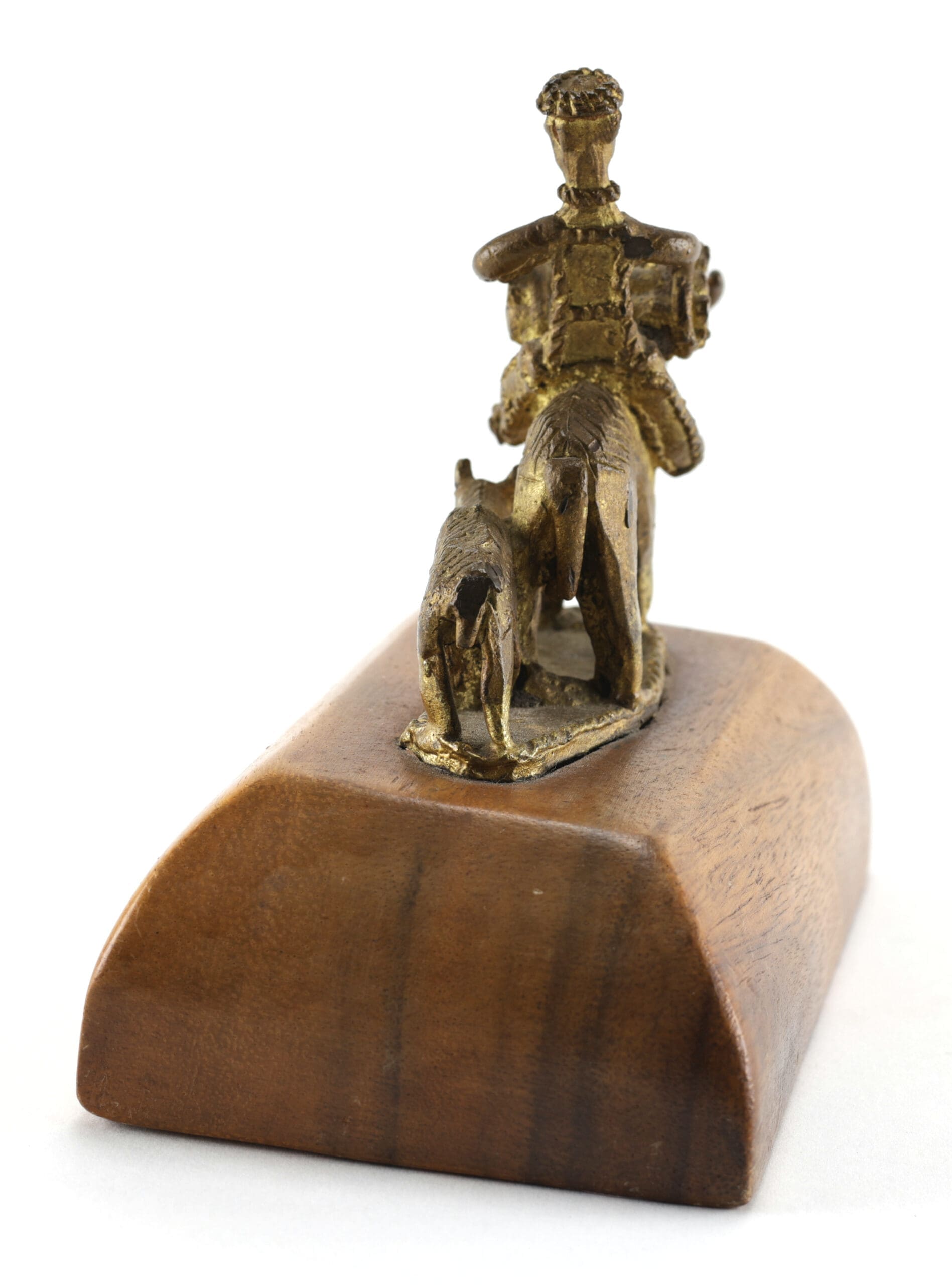 Tiboli bronzen beeldje man op waterbuffel (carabao) met kalf – Filipijnen – detailfoto