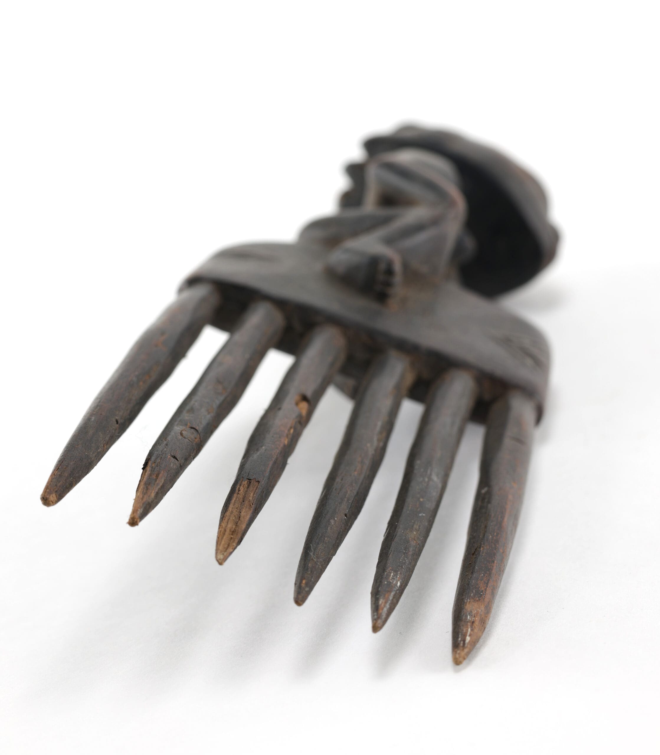 Luba-Hemba sierkam met vrouwelijke figuur – Congo – detailfoto