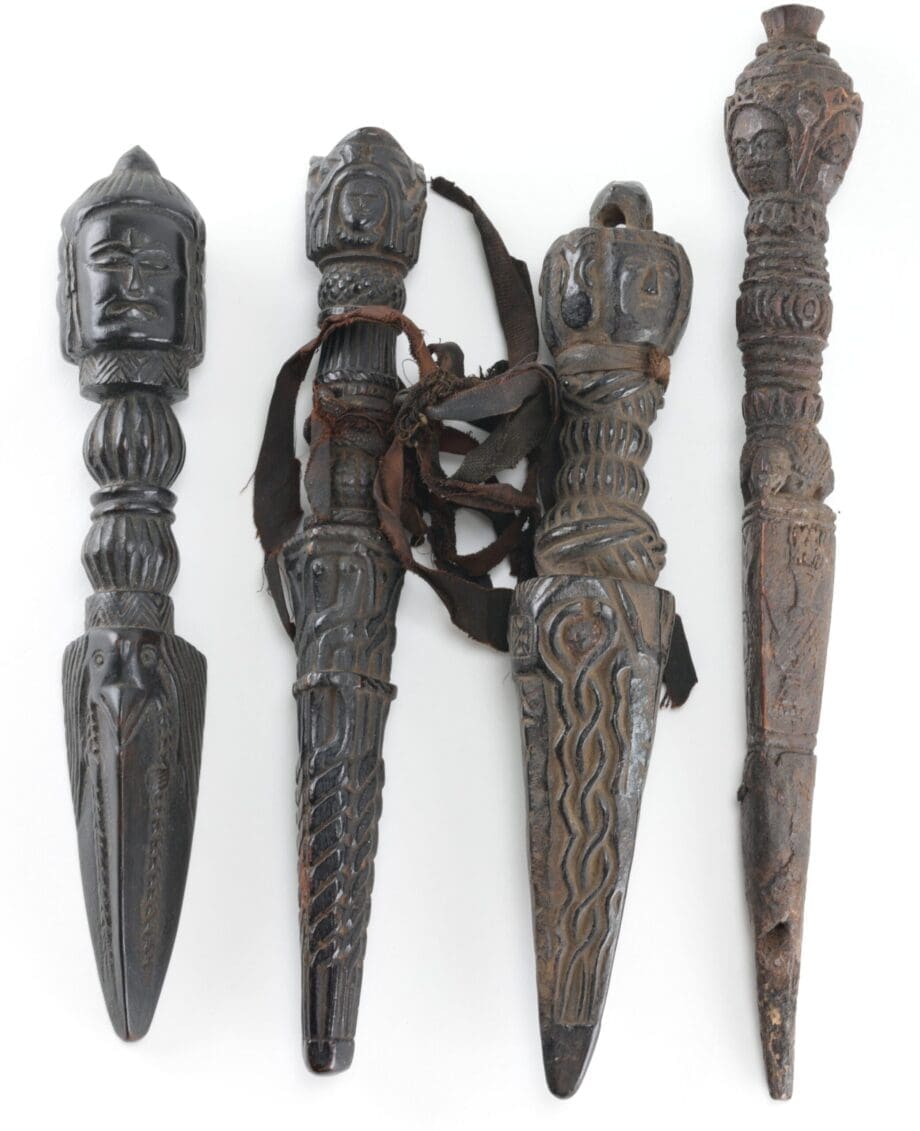 Set van vier rituele houten phurba dolken – Tibet – Vergulde Kat