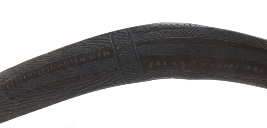 Aboriginal ceremonial boomerang - incised decor, Australia - Vergulde Kat