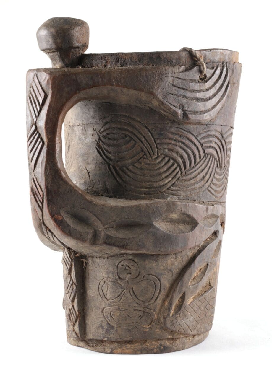 Large Nepalese wooden milk jug with handle in the shape of a monkey - 26 cm - Vergulde Kat