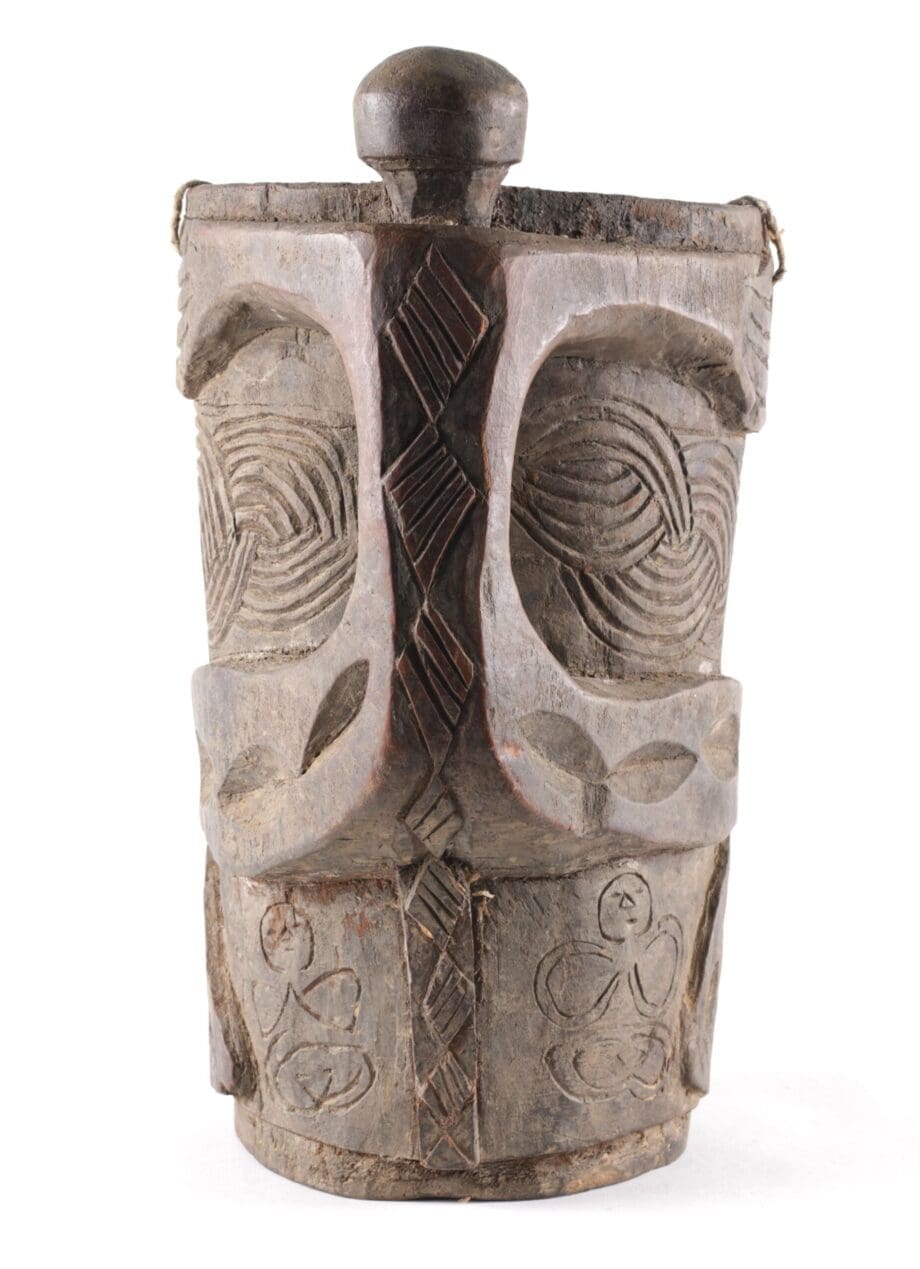 Large Nepalese wooden milk jug with handle in the shape of a monkey - 26 cm - Vergulde Kat
