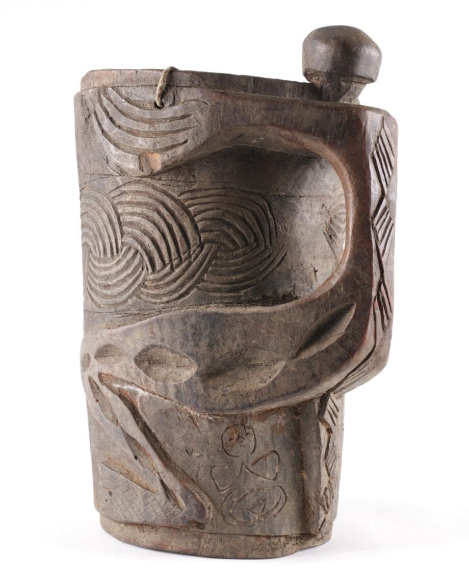 Large Nepalese wooden milk jug with handle in the shape of a monkey - 26 cm - Vergulde Kat