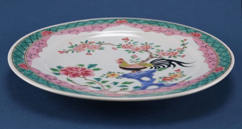 Chinese Famille Rose plate - rooster and blossom - 24 cm - Vergulde Kat