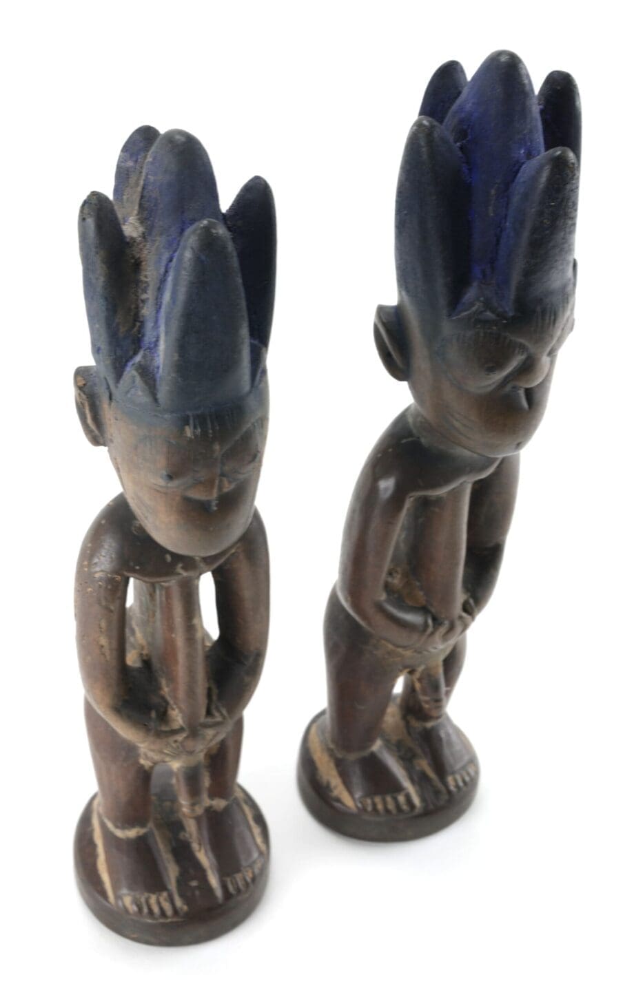 Couple d'hommes Ibeji yoruba aux cheveux bleus – Nigeria – Vergulde Kat
