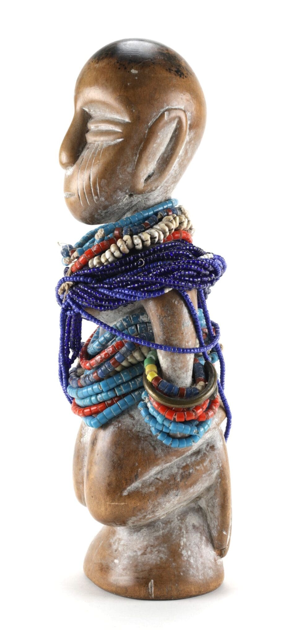 Ewe beeld met kralen en bronzen armbanden – Ghana/Togo – Vergulde Kat
