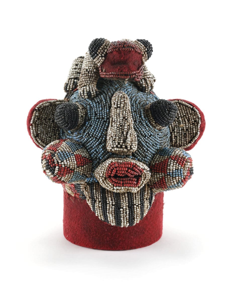 Bamileke beaded head with lizard - tribal art from Cameroon - Vergulde Kat