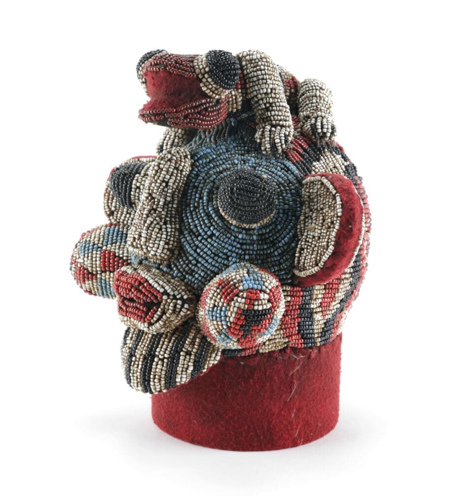 Bamileke beaded head with lizard - tribal art from Cameroon - Vergulde Kat