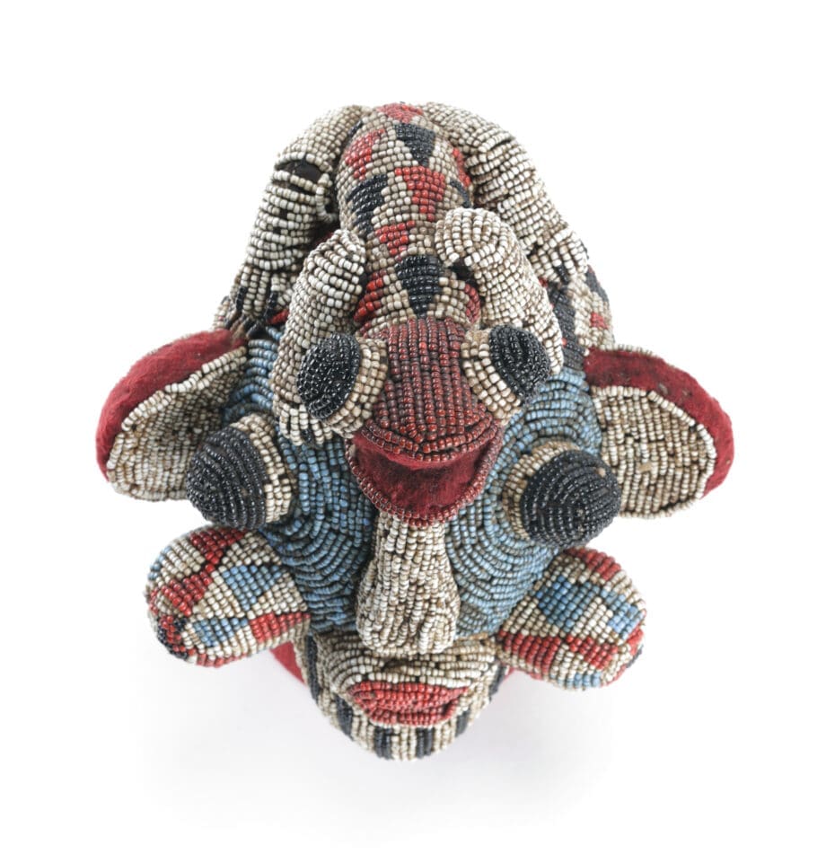 Bamileke beaded head with lizard - tribal art from Cameroon - Vergulde Kat