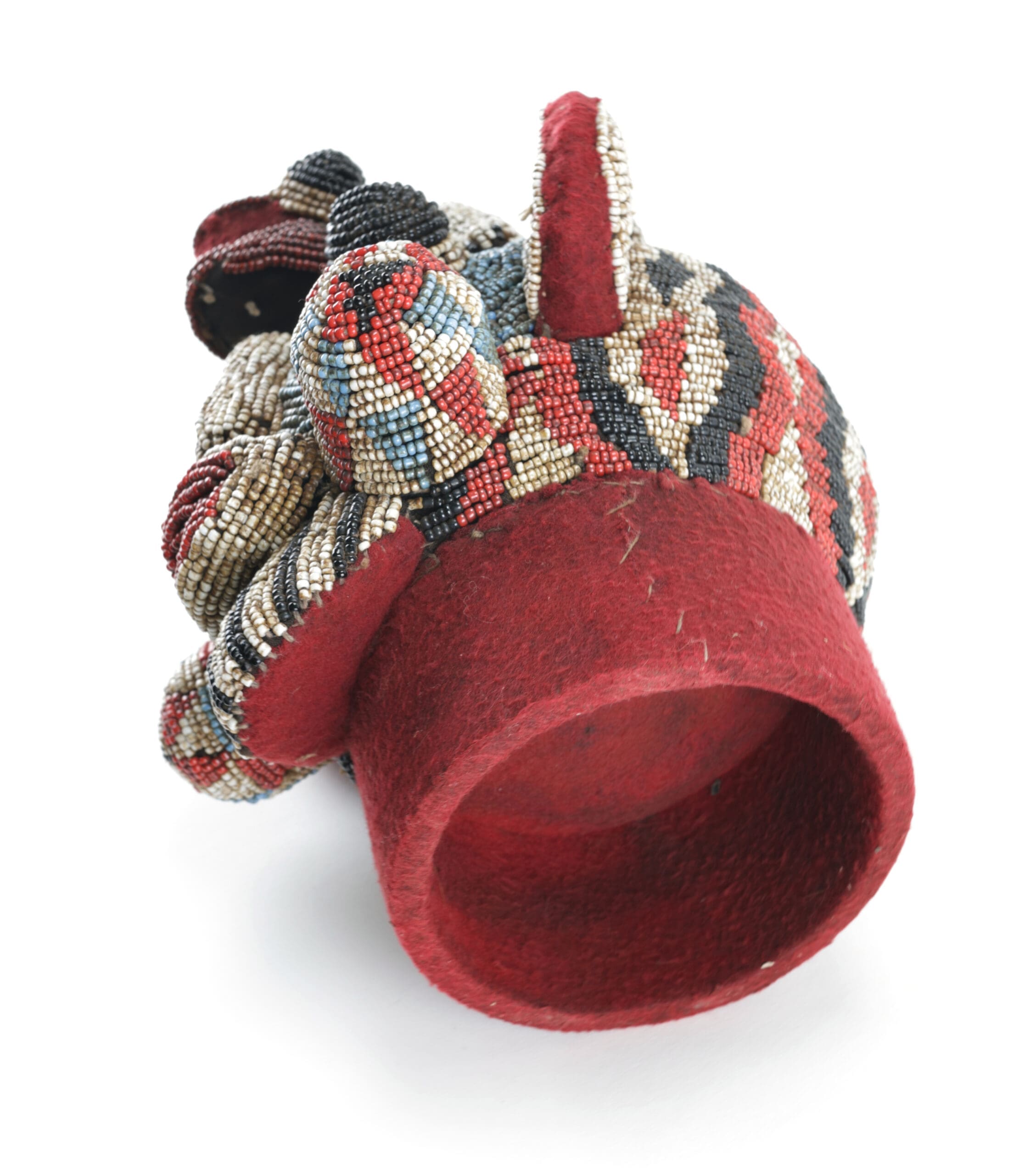 Bamileke beaded head with lizard - tribal art from Cameroon - detail photo