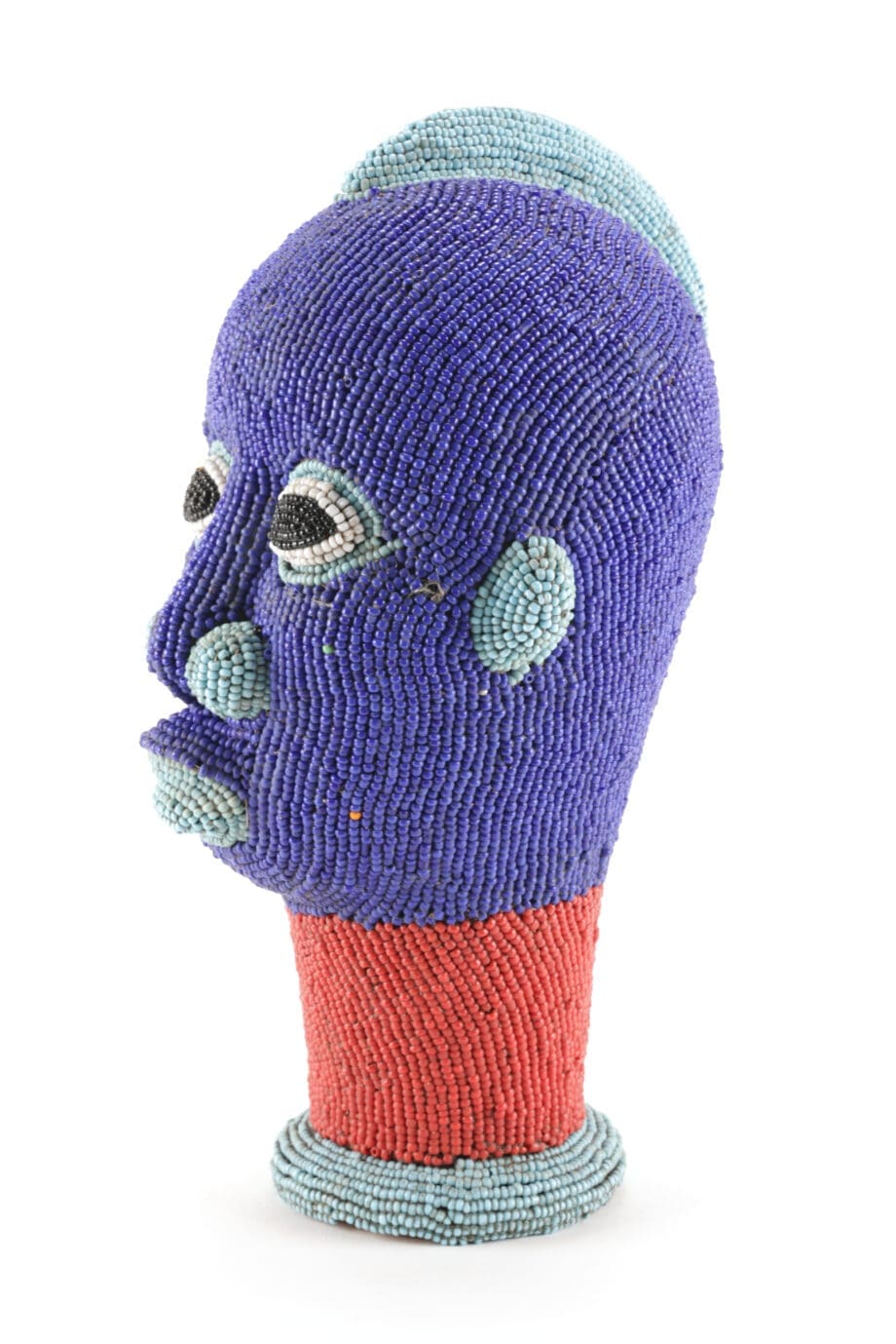 Bamileke beaded head - tribal art from Cameroon - Vergulde Kat