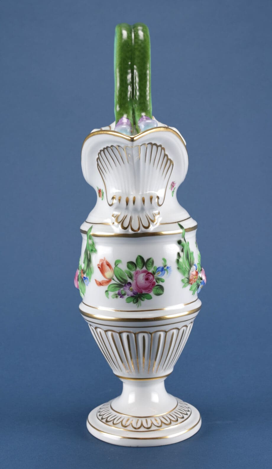 Elegant Herend porcelain jug with snake handle - model 6625C - hand-painted masterpiece from Hungary - Vergulde Kat