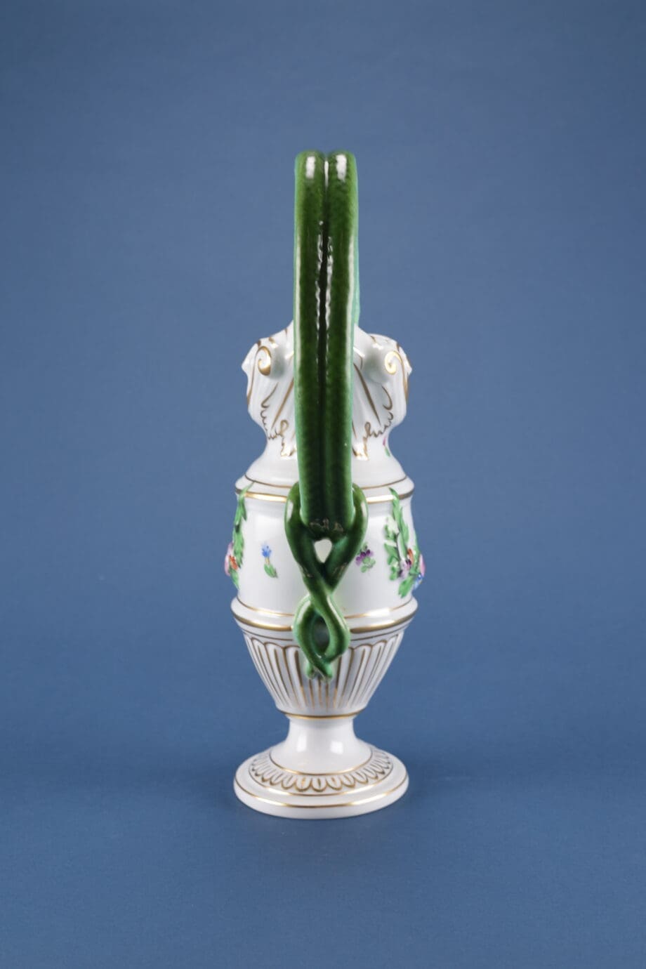 Elegant Herend porcelain jug with snake handle - model 6625C - hand-painted masterpiece from Hungary - Vergulde Kat