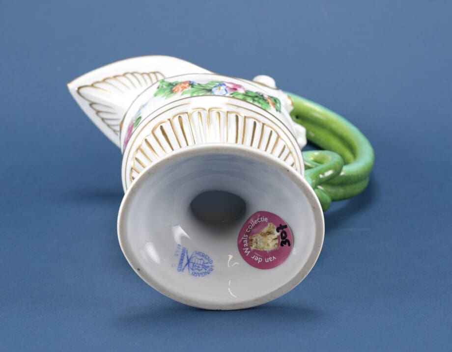 Elegant Herend porcelain jug with snake handle - model 6625C - hand-painted masterpiece from Hungary - Vergulde Kat
