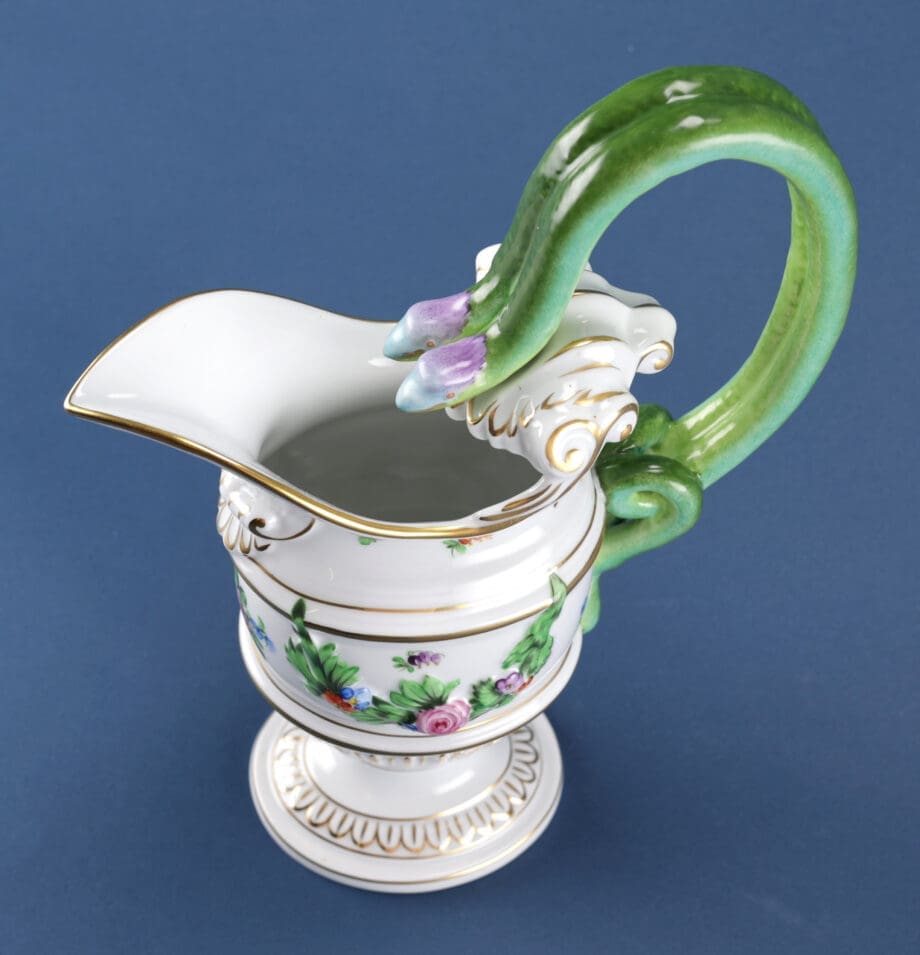 Elegant Herend porcelain jug with snake handle - model 6625C - hand-painted masterpiece from Hungary - Vergulde Kat