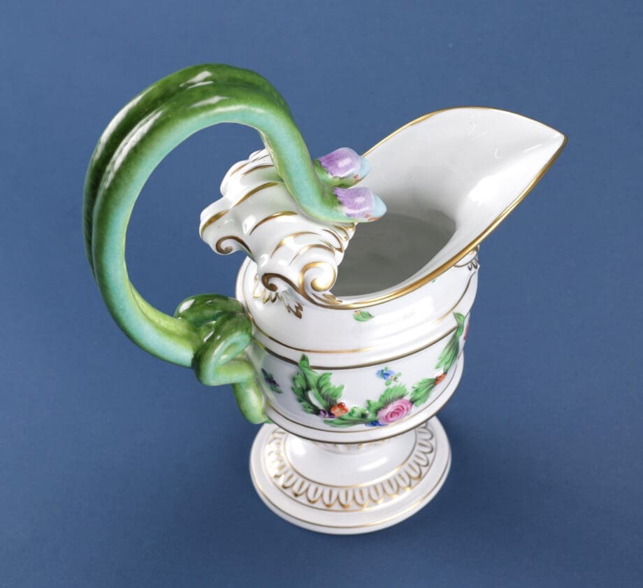 Elegant Herend porcelain jug with snake handle - model 6625C - hand-painted masterpiece from Hungary - Vergulde Kat