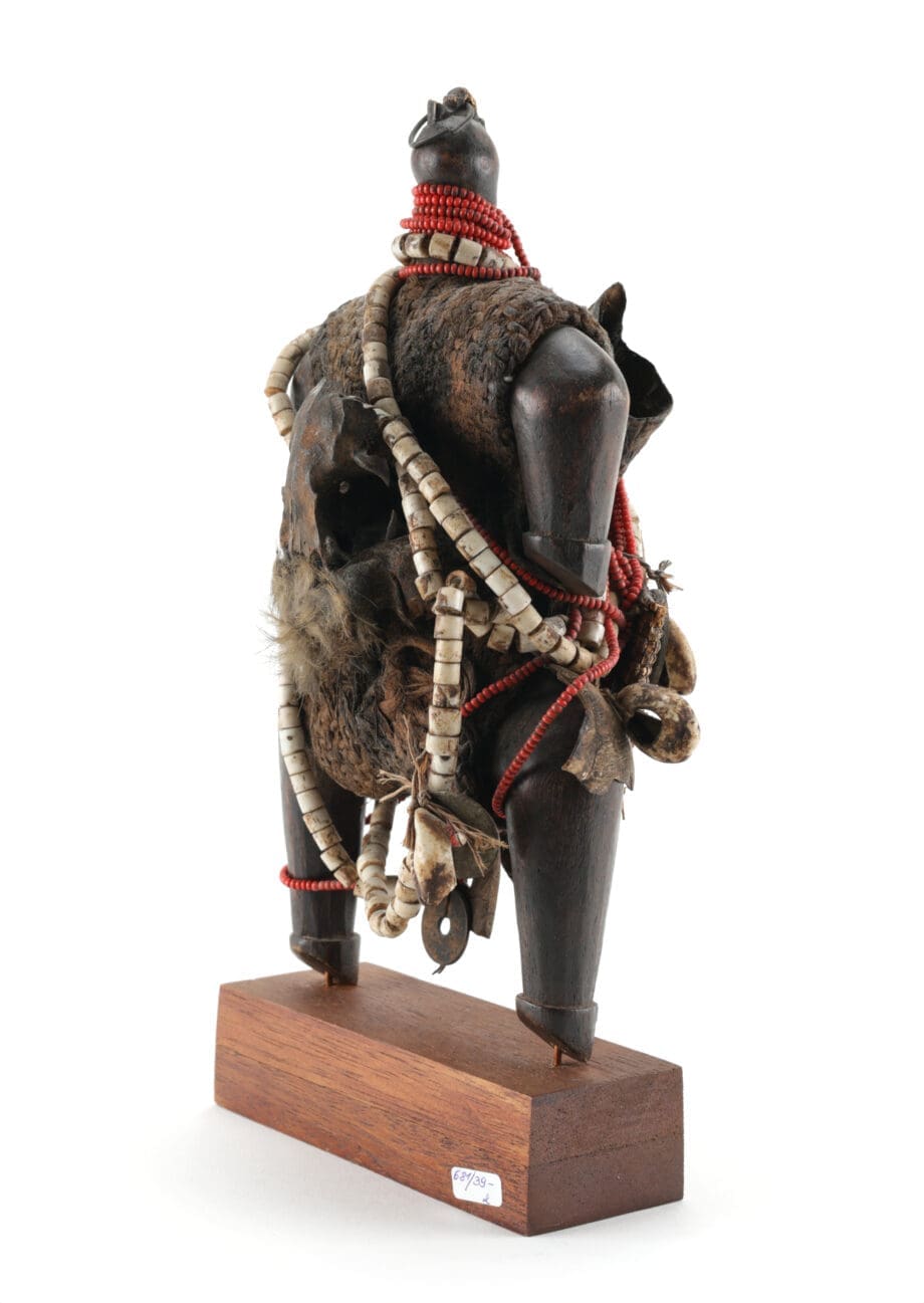 Museale Dowayo pop – Namji, Kameroen – Vergulde Kat