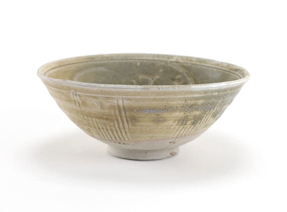 Song dynasty bowl with floral decoration - Jepara shipwreck - Vergulde Kat