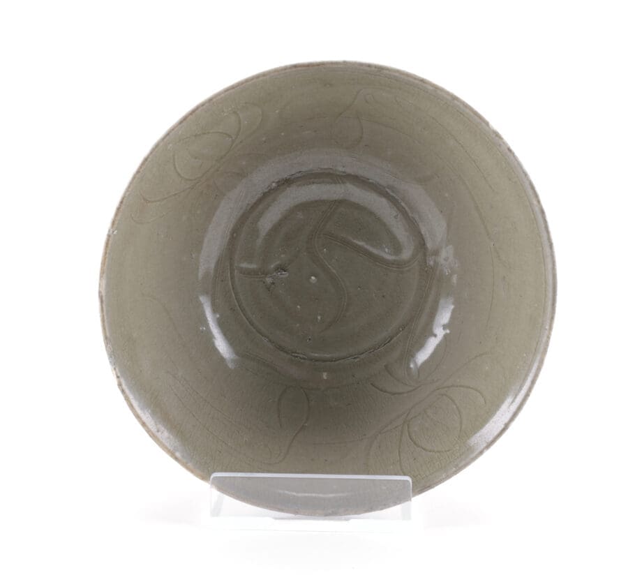 Celadon bowl Northern Song dynasty with lotus motif - Jepara wreck - Vergulde Kat